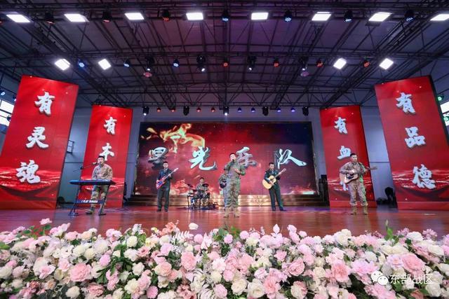 德罗巴迎来七赛季出色发挥，日本队观众热烈欢呼！